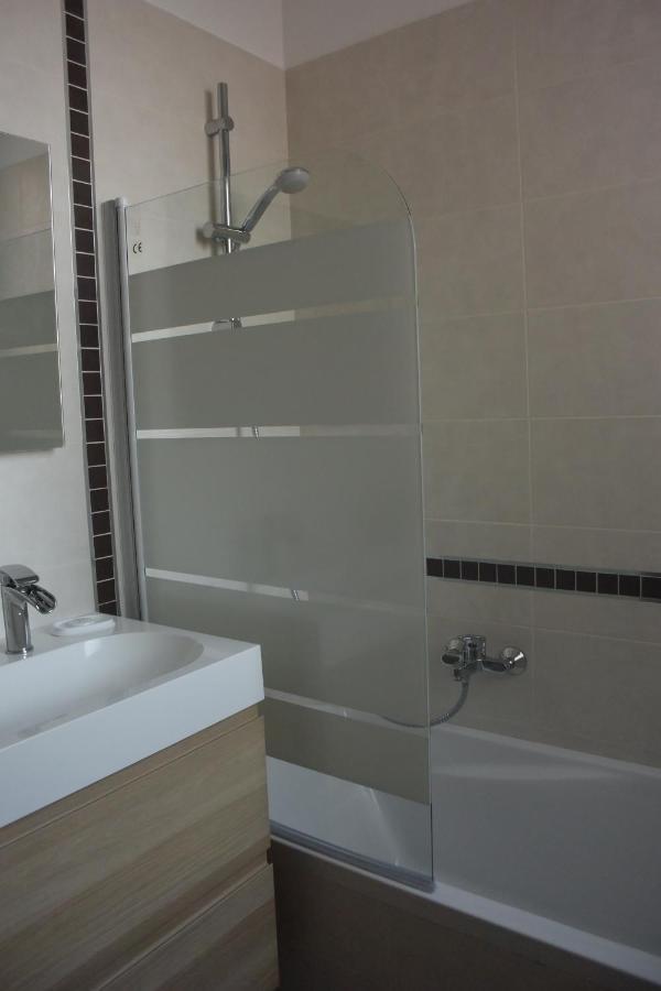 Agreable 3 Pieces Climatise Avec Vue Mer Et Parking 빌프랑슈쉬르메르 외부 사진