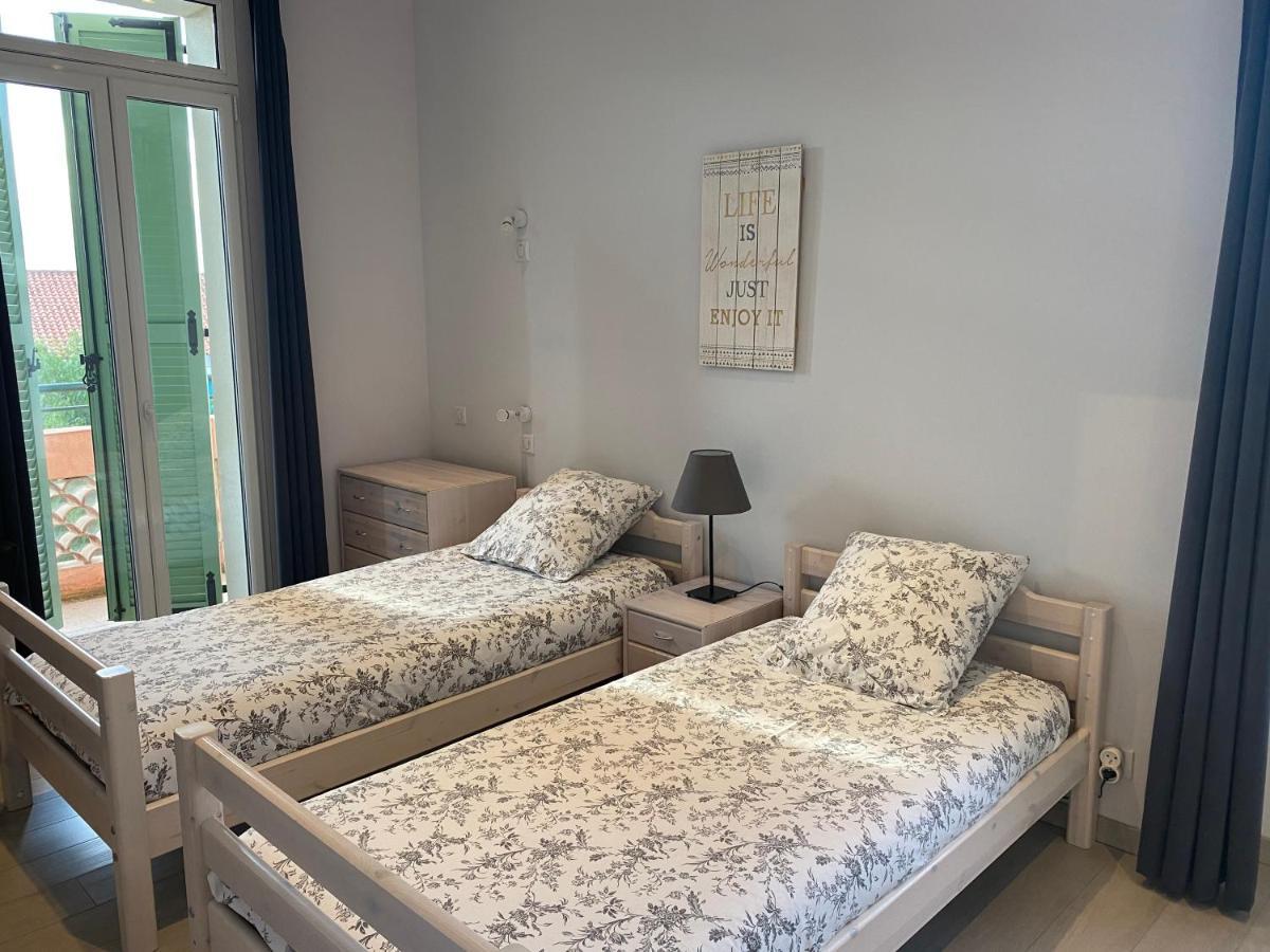 Agreable 3 Pieces Climatise Avec Vue Mer Et Parking 빌프랑슈쉬르메르 외부 사진