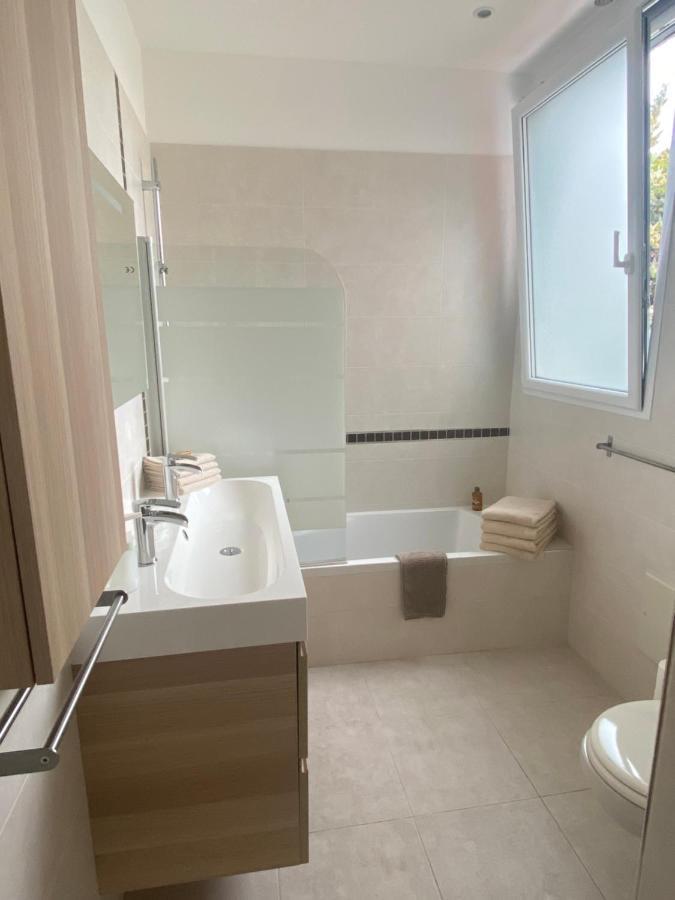 Agreable 3 Pieces Climatise Avec Vue Mer Et Parking 빌프랑슈쉬르메르 외부 사진